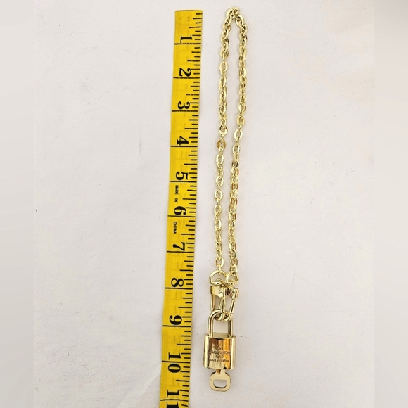 Louis Vuitton 300 Series Padlock and Key Necklace on Pochette Chain in Gold #317 - Picture 3 of 9